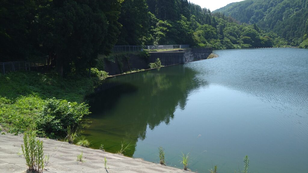 川内ダムの洪水吐