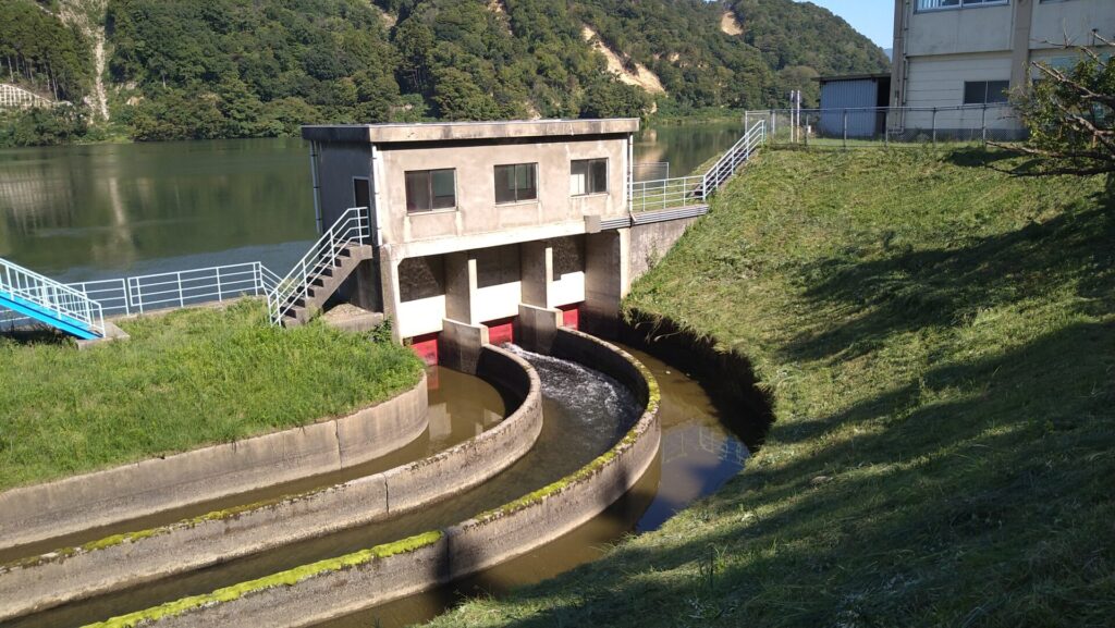 荒川頭首工の左岸取水口