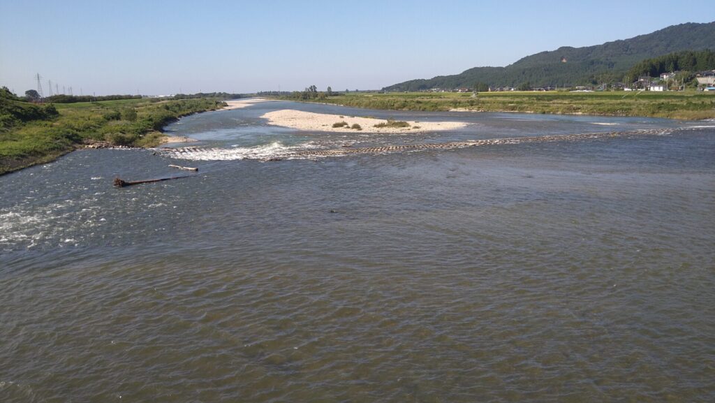 荒川頭首工の下流側