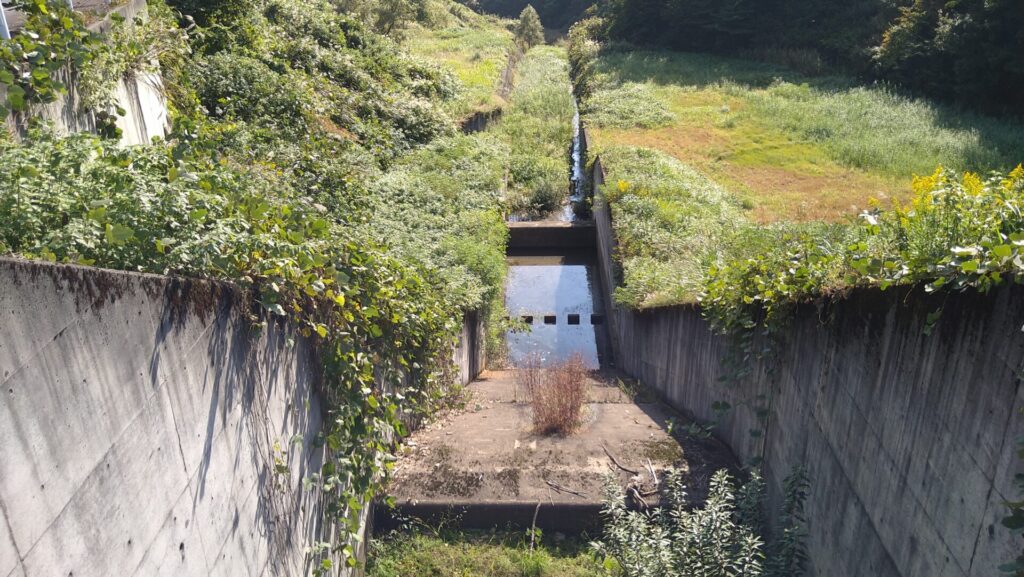 長福寺ダムの洪水吐