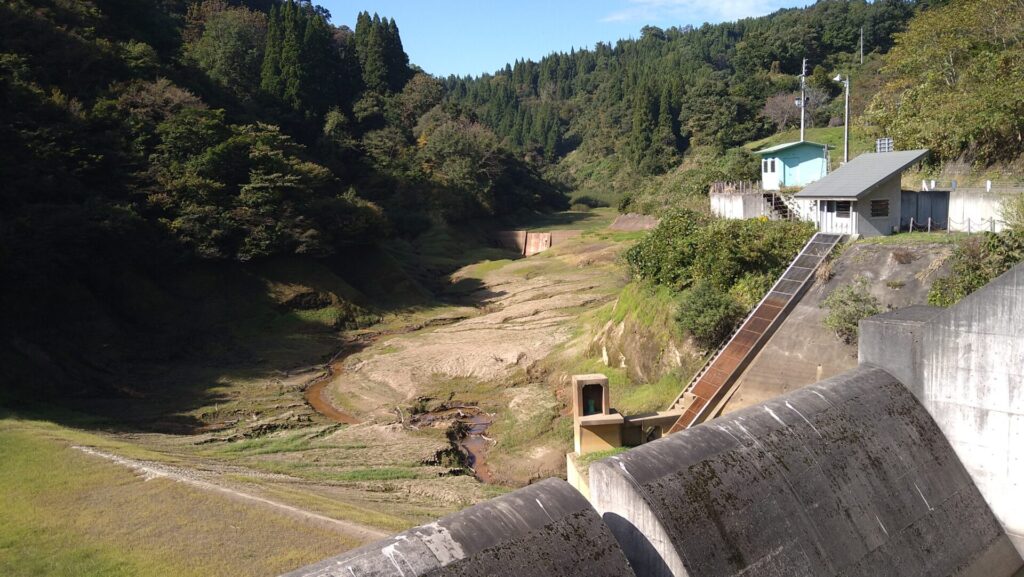 長福寺ダムのダム湖