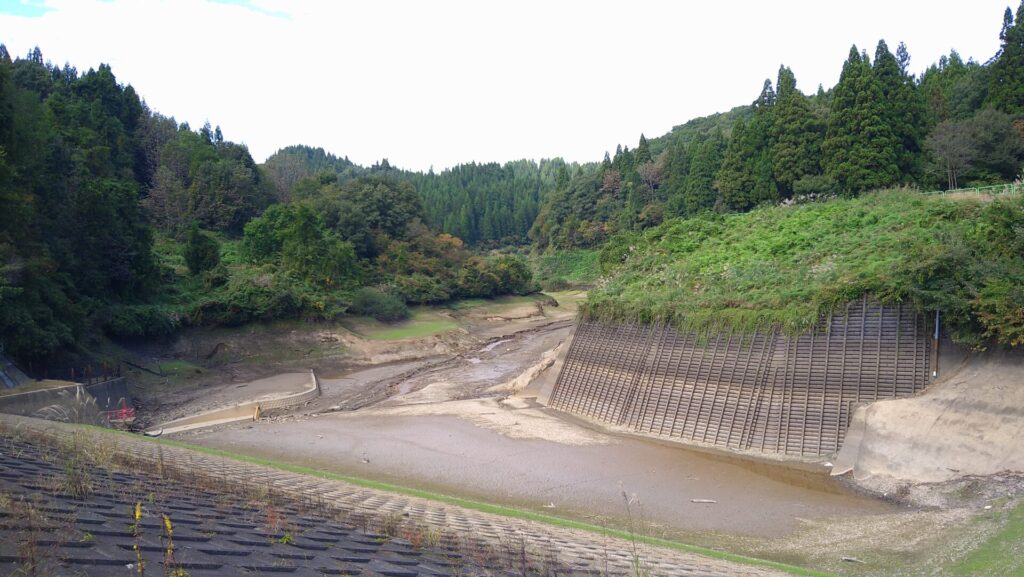 五升苗ダムのダム湖