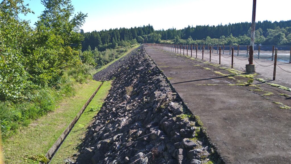 高野山ダムの下流側