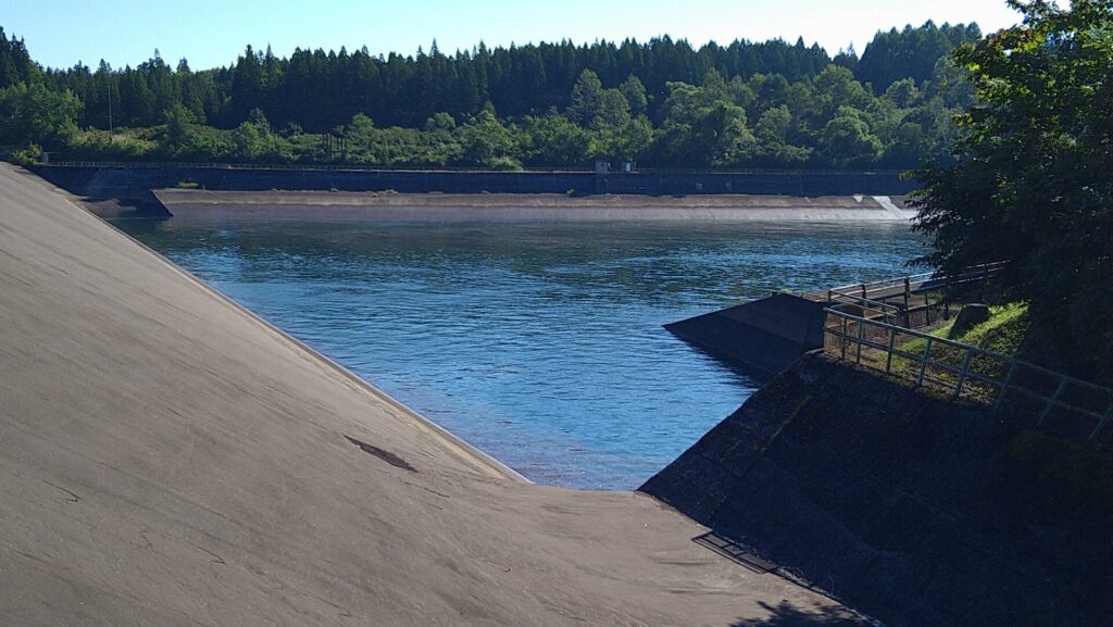 高野山ダムのダム湖