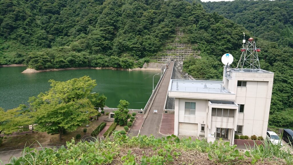 高台から見た正善寺ダム