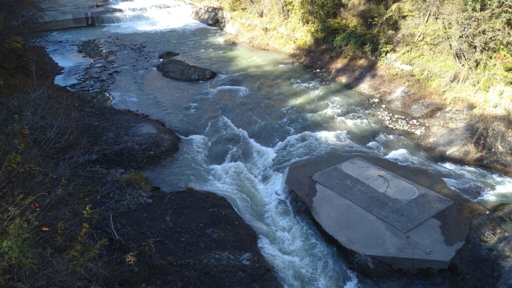 長野原取水堰の下流側