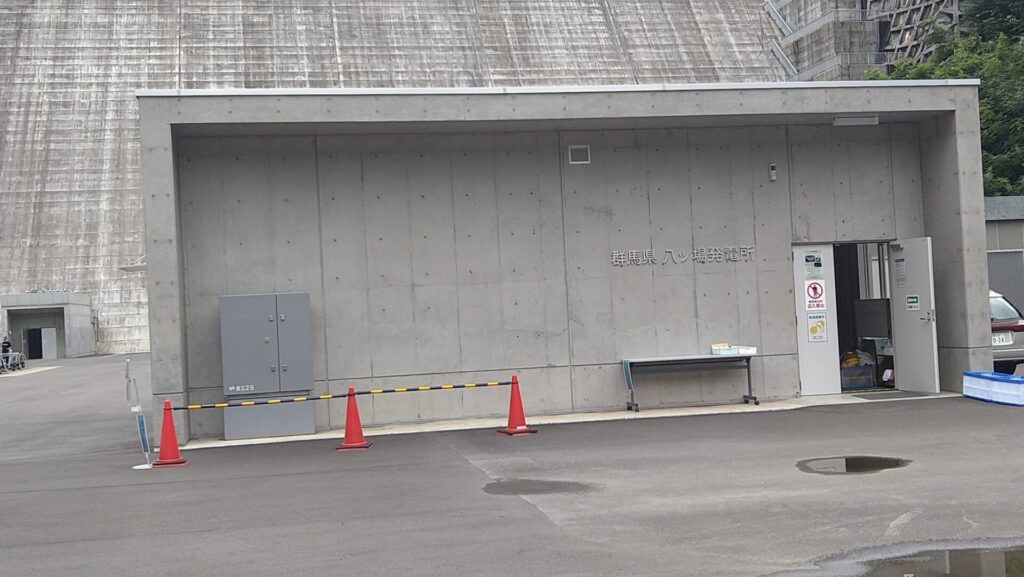 ダム下にある八ッ場発電所