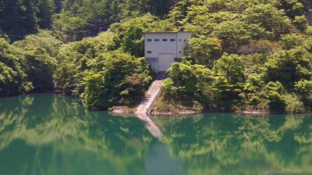 箕輪ダムのインクライン