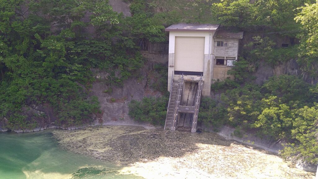 美和ダムの取水設備