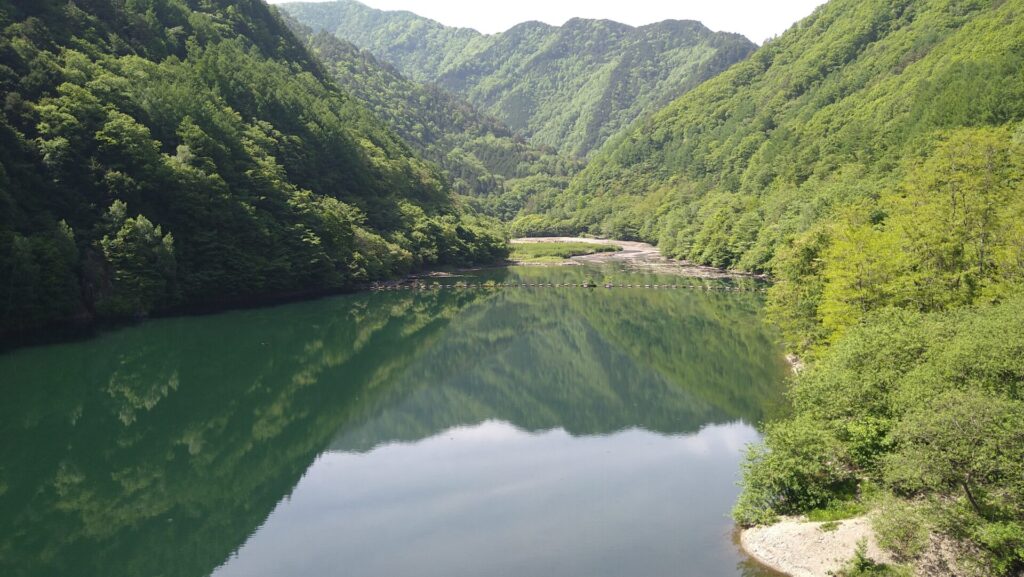よこかわ湖の風景