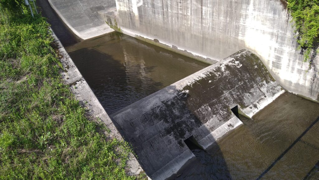 横川ダムの減勢工