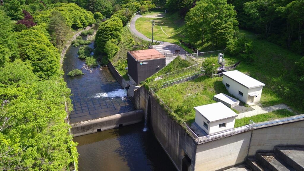 横川ダムのダム下
