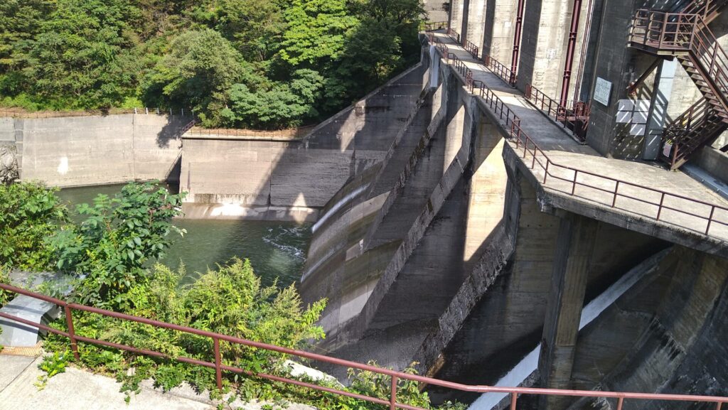 岩船ダムのダム下