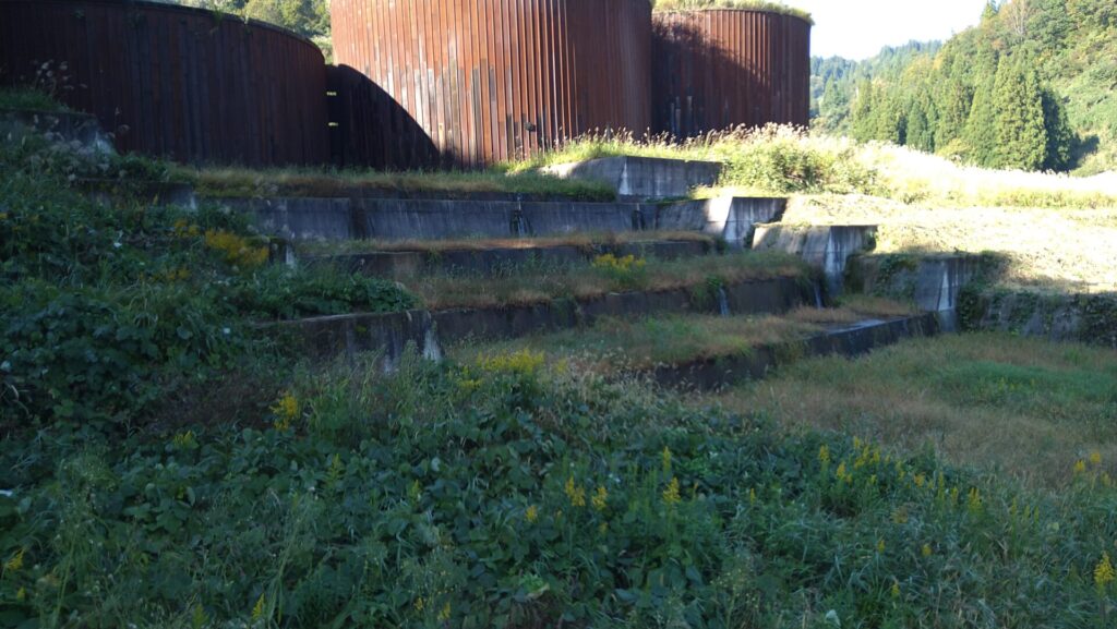 トヤ沢砂防堰堤の下流側