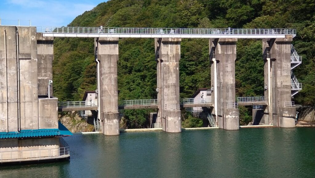 赤芝ダムのゲート