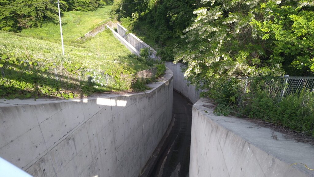 みどり湖の導流部