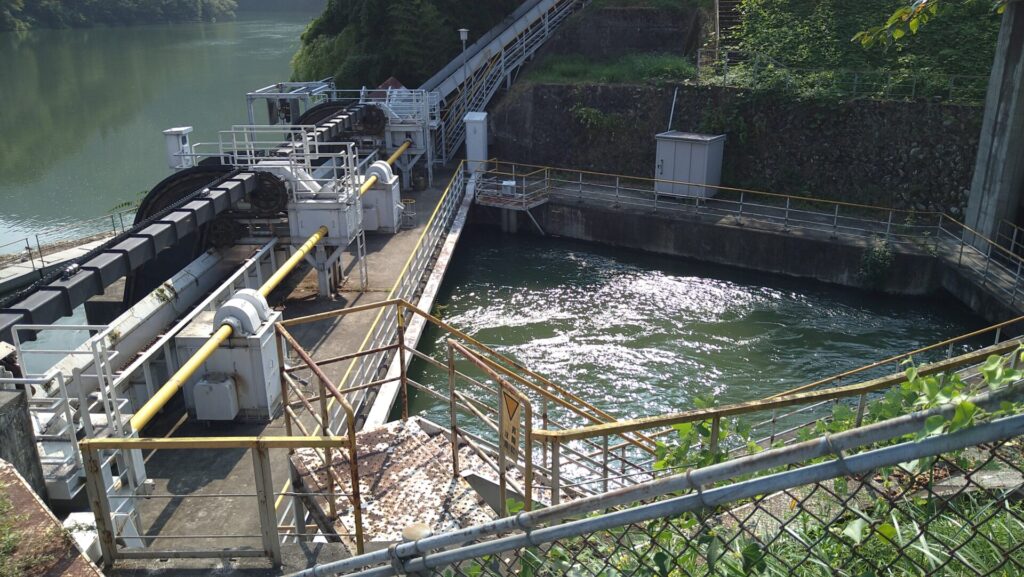南向ダムの取水口