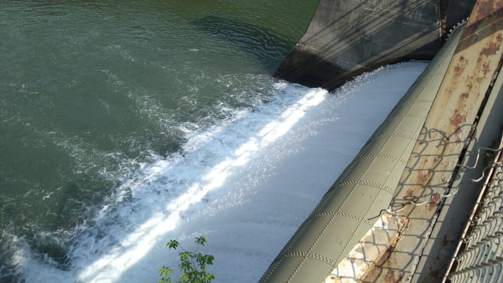 南向ダムのローリングゲート