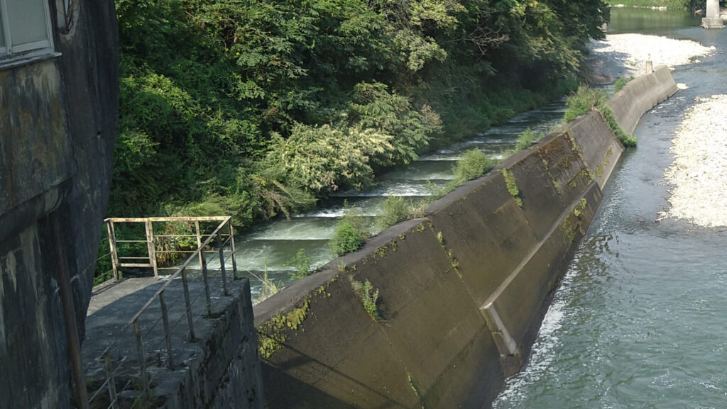 南向ダムの魚道