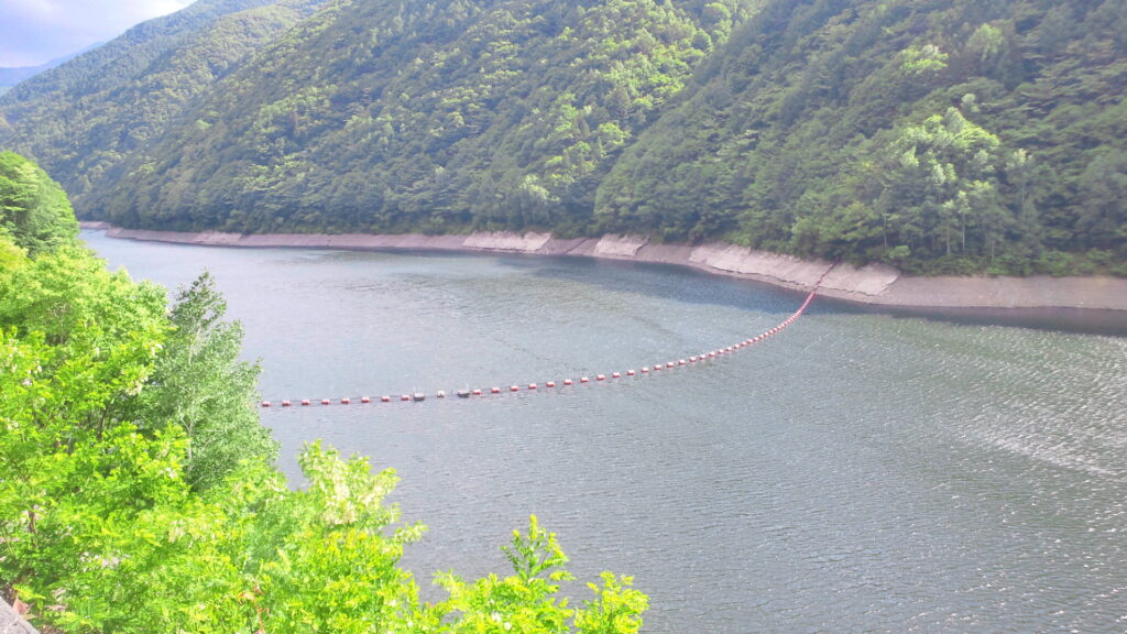 ならい湖の風景