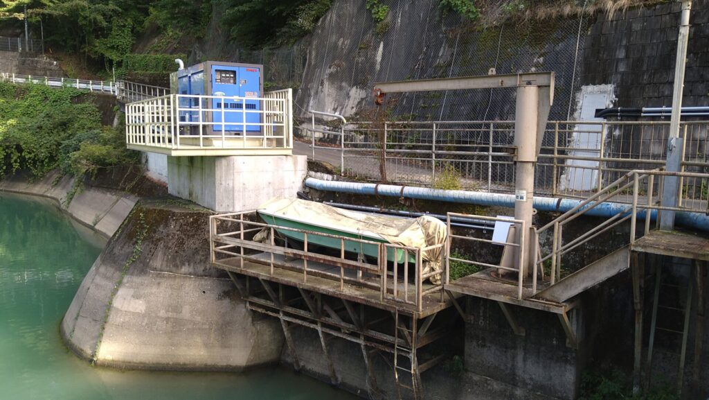 生坂ダムのボート置場