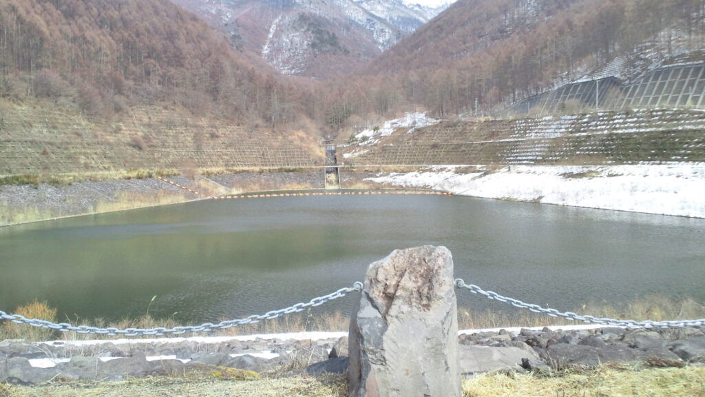 金原ダムのダム湖