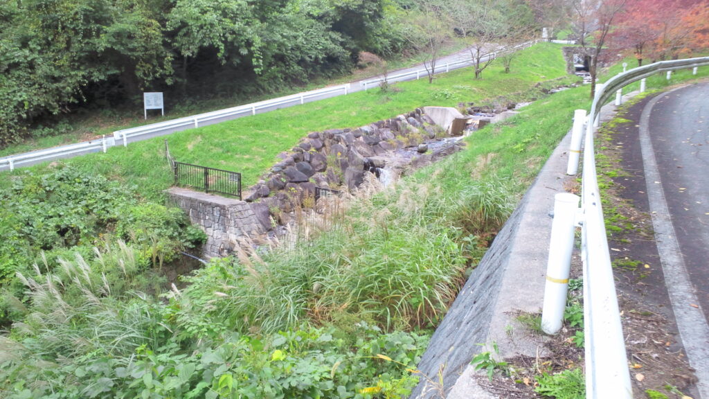 北山ダムの下流側