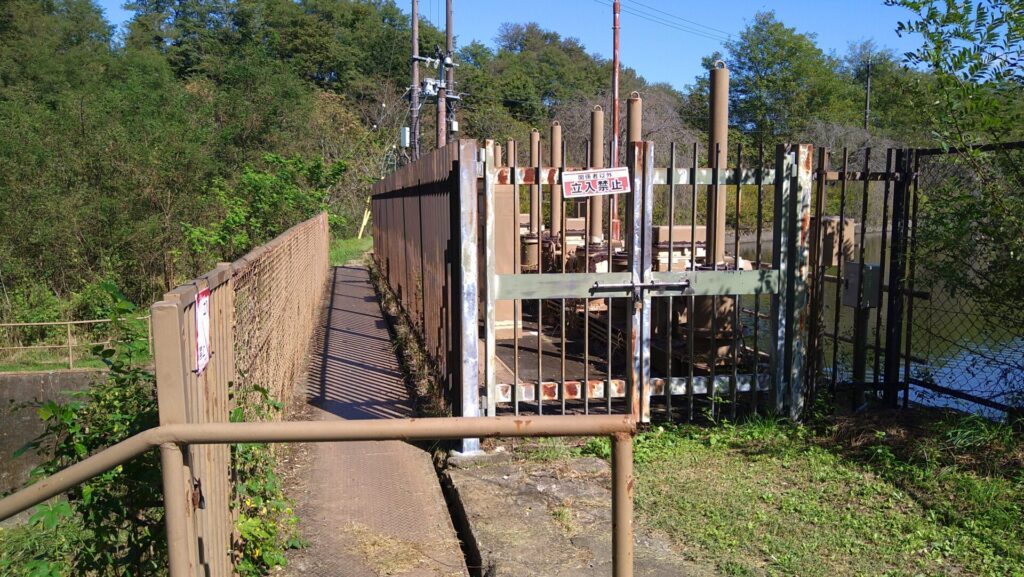 小諸発電所第一調整池の注水口