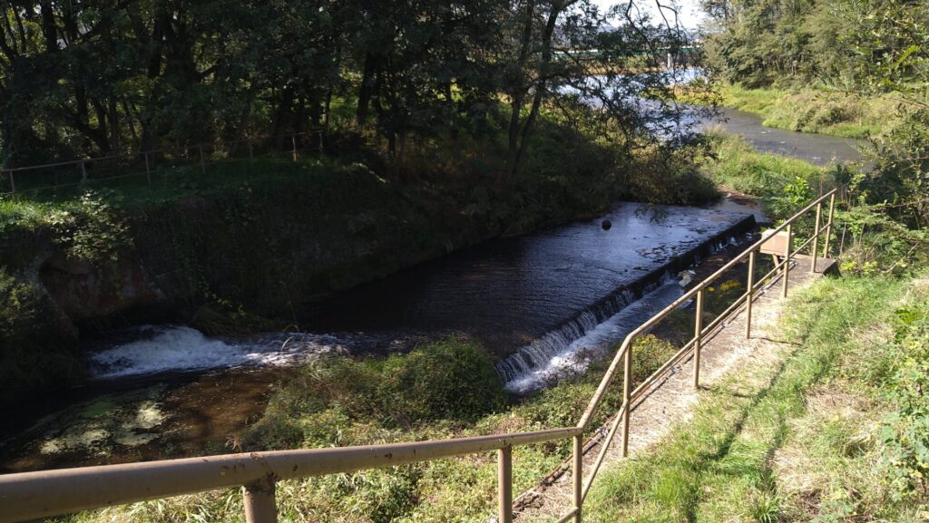 小諸発電所第一調整池の注水口