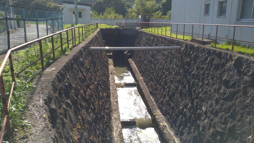 西浦ダムの魚道