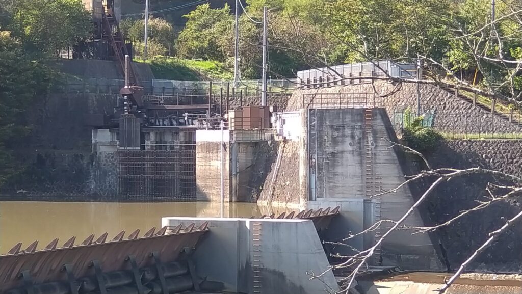 西浦ダムの取水口