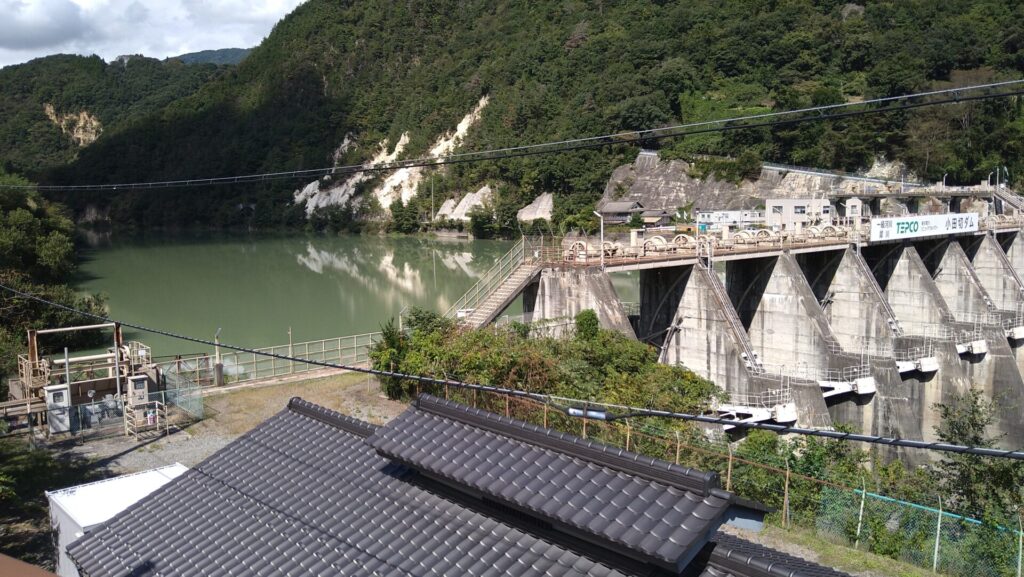 小田切ダムのダム湖
