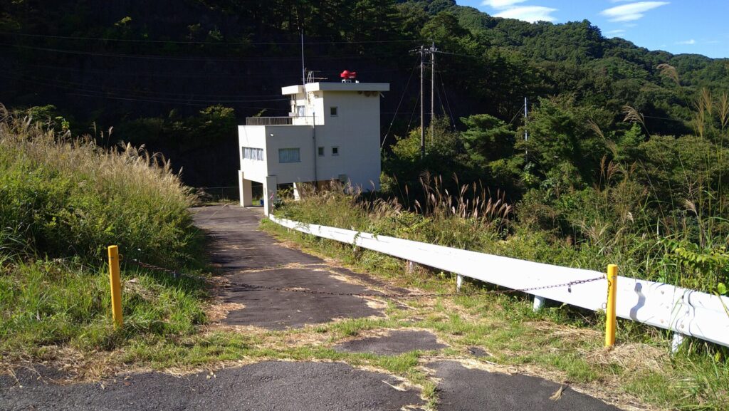 香坂ダムの管理所