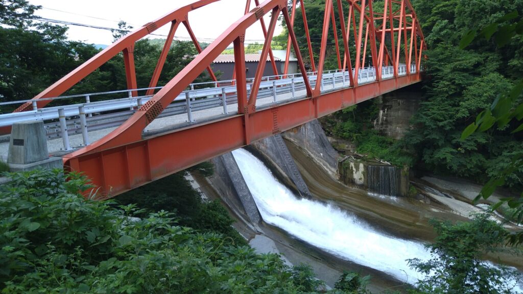 姫川第二ダムの付近にある橋