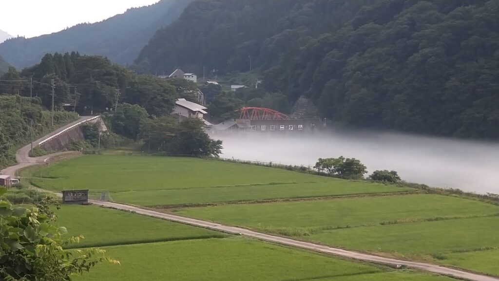 姫川第二ダムの上流側