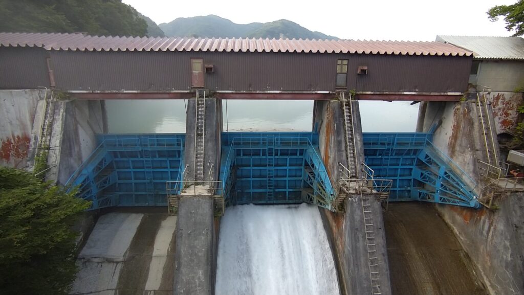 姫川第二ダムのラジアルゲート