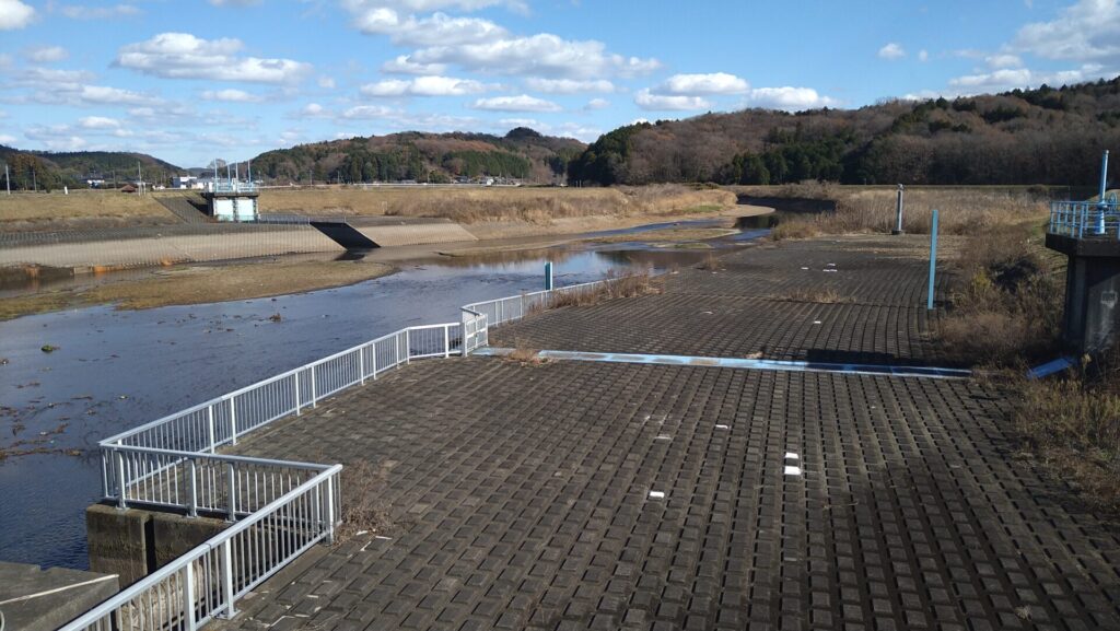 君島堰の上流側