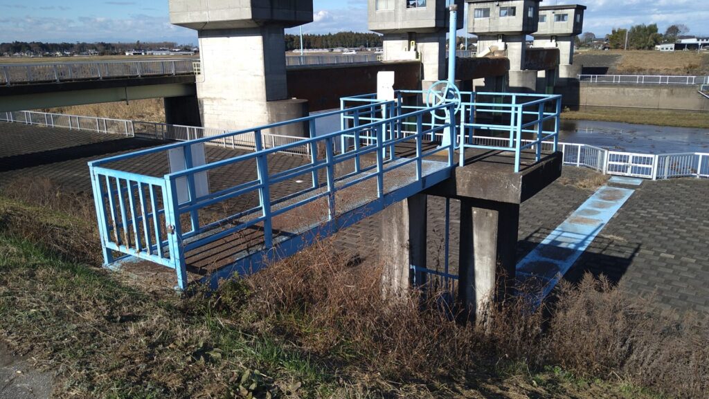 君島堰の取水口