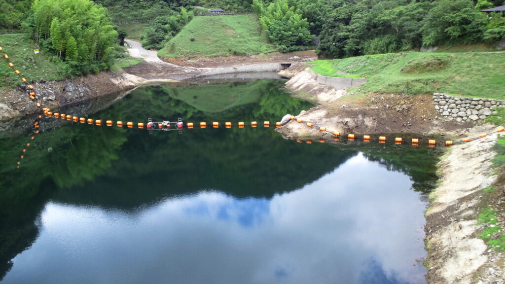 青野大師湖の風景