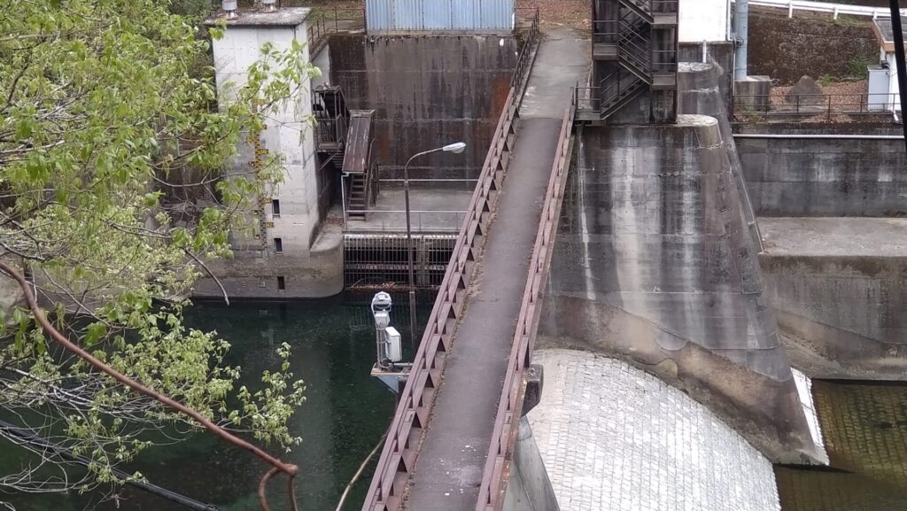 本川取水堰の取水口
