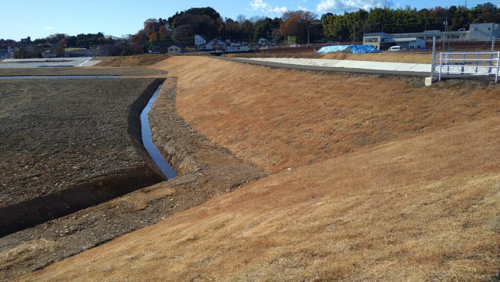 岩曽調節池の風景