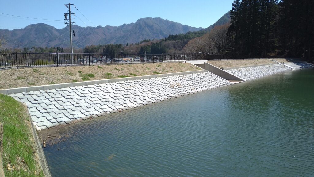 幕宮池の堤体