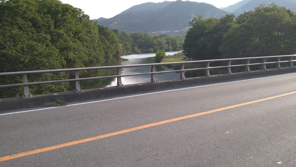 神流川頭首工の上流側の風景