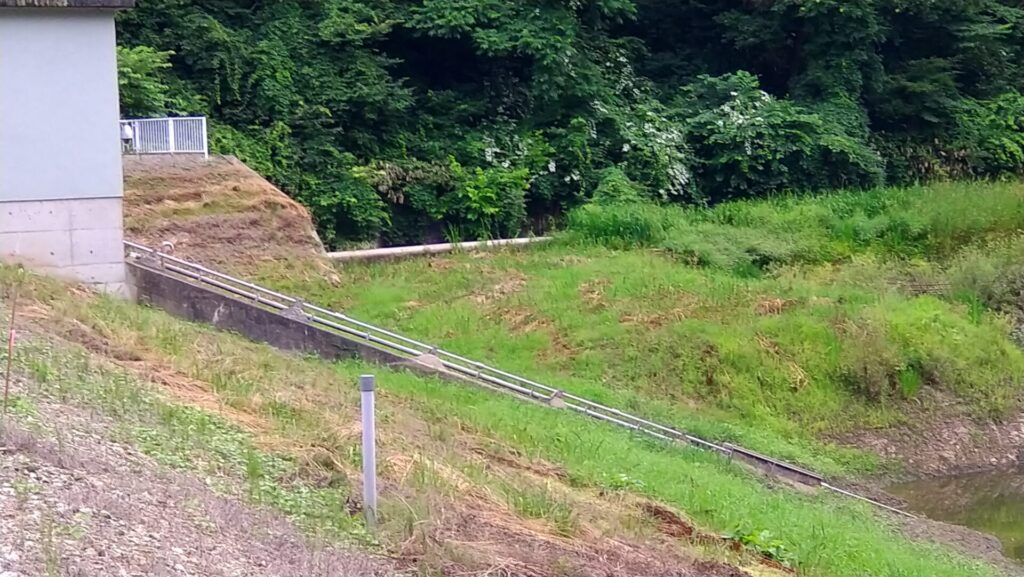 本沢ダムの洪水吐