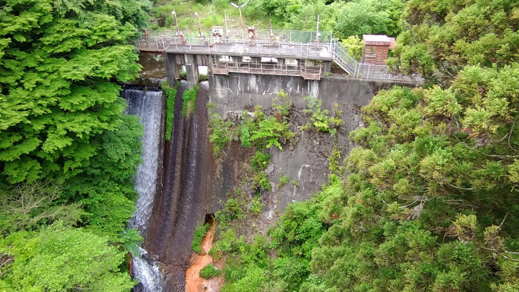 下流側から見た小山調整池