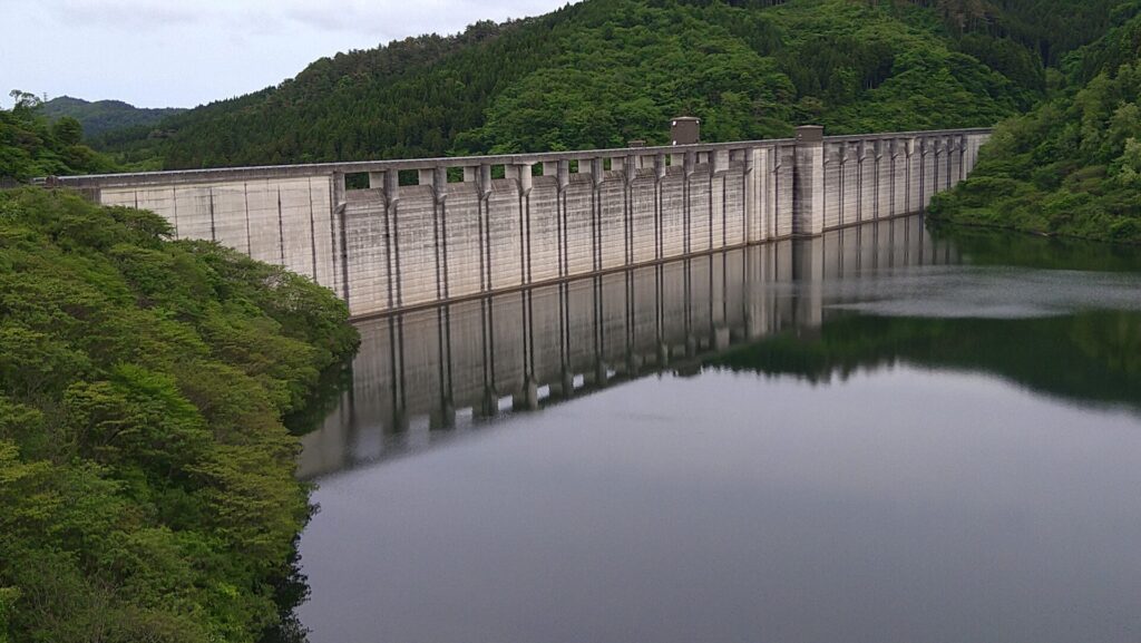 小山ダムの風景