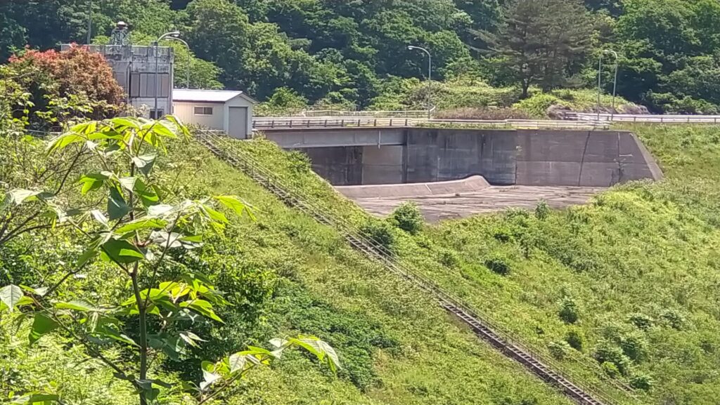 衣川3号ダムの洪水吐