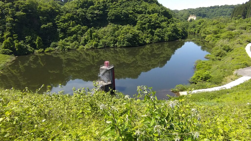 衣川3号ダムのダム湖