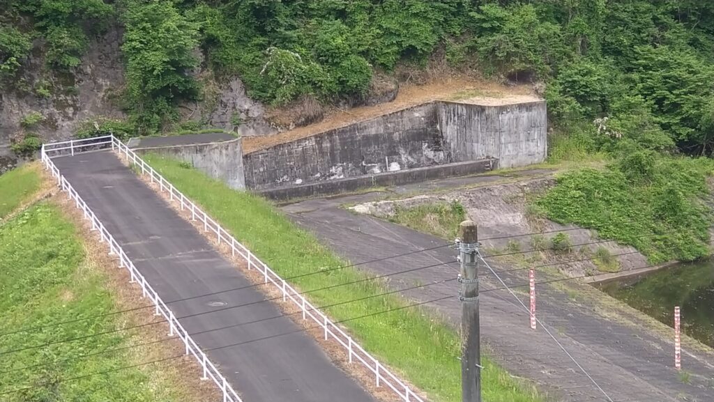 衣川5号ダムの洪水吐