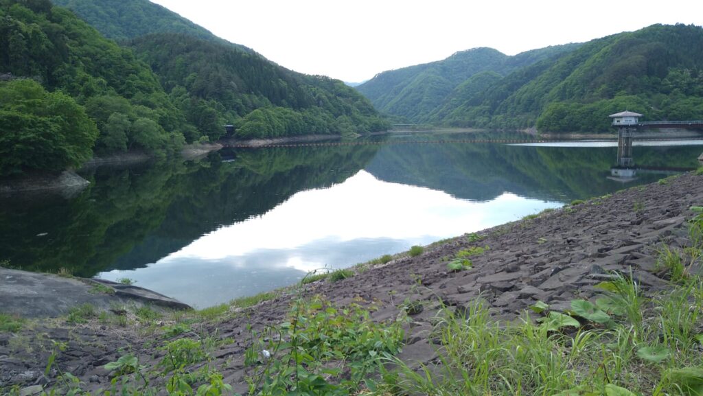 葛丸ダムのダム湖